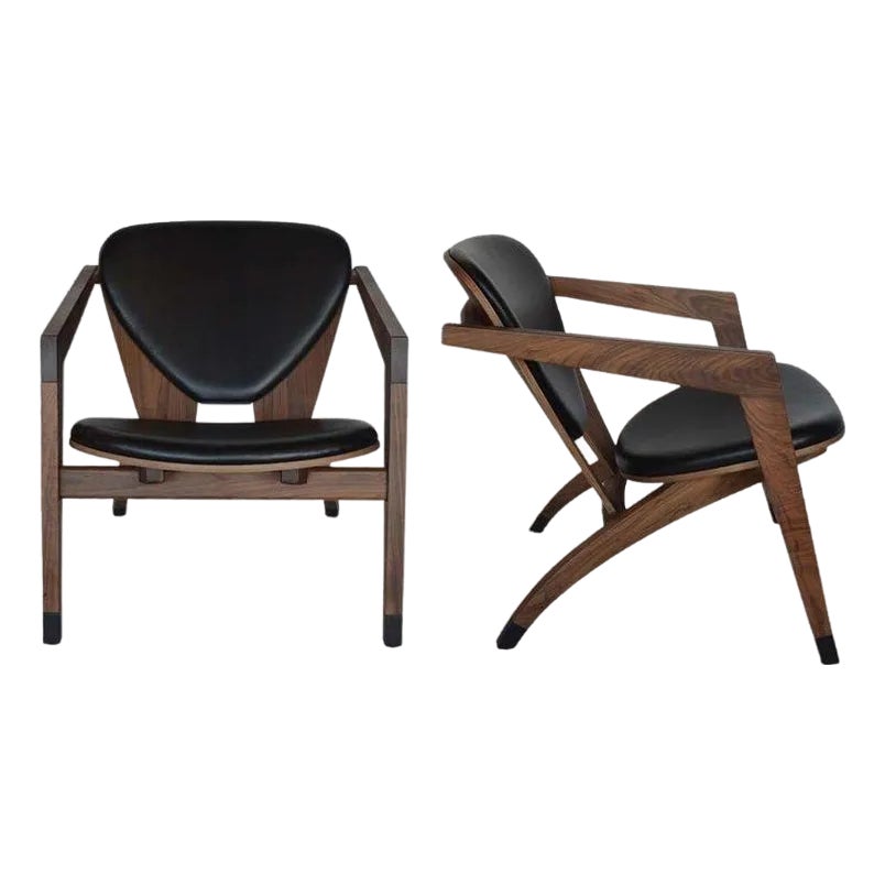 Pair Lounge Chairs in the Style of Hans Wegner “Butterfly Model 460 ...