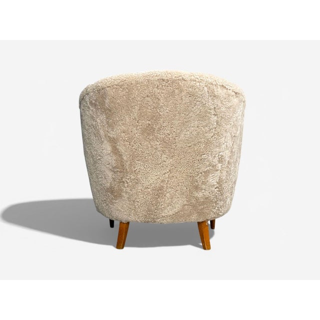 Finnish Modern, Shell Form Lounge Chairs, Beige Shearling, Wood, Finland, 1940s For Sale - Image 11 of 11