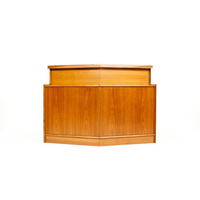 1960s 1960s Danish Modern Mid Century Teak Angular Dry Bar With Display Cabinet — Turnidge For Sale - Image 5 of 14