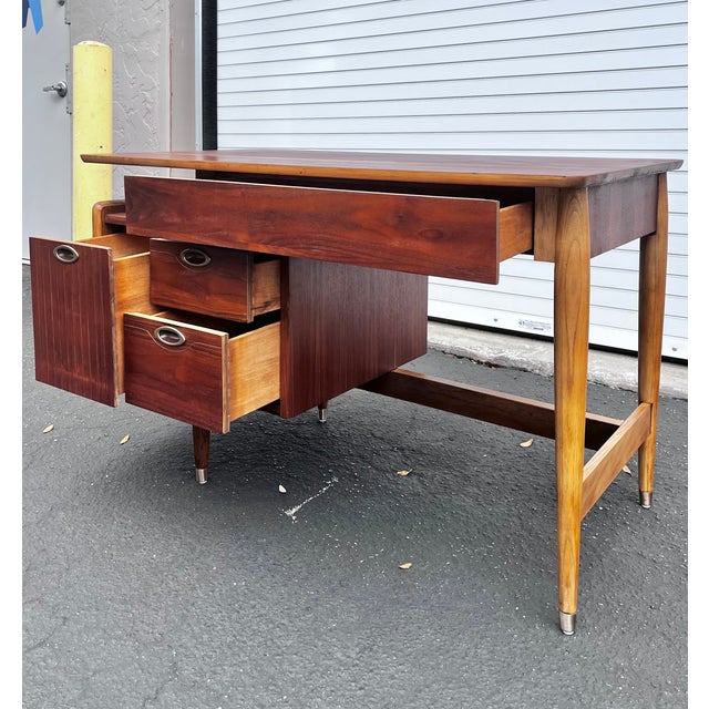 Mid Century Modern Writing Desk | by Hooker for Mainline For Sale In Tampa - Image 6 of 18