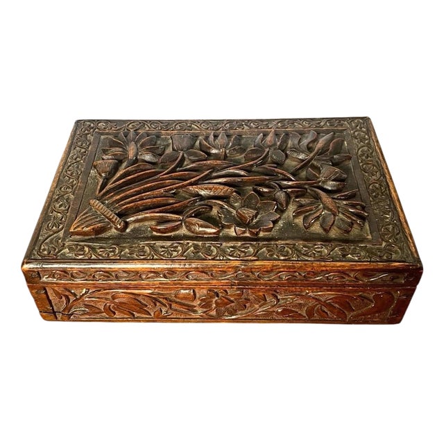 Antique Victorian Carved Oak Heraldic Box with Rose and Thistle, 1880 For Sale