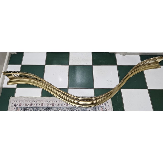 Rococo Late 20th Century Virginia Metalcrafters Colonial Williamsburg Brass Serpentine Fender Cw 102 For Sale - Image 3 of 11