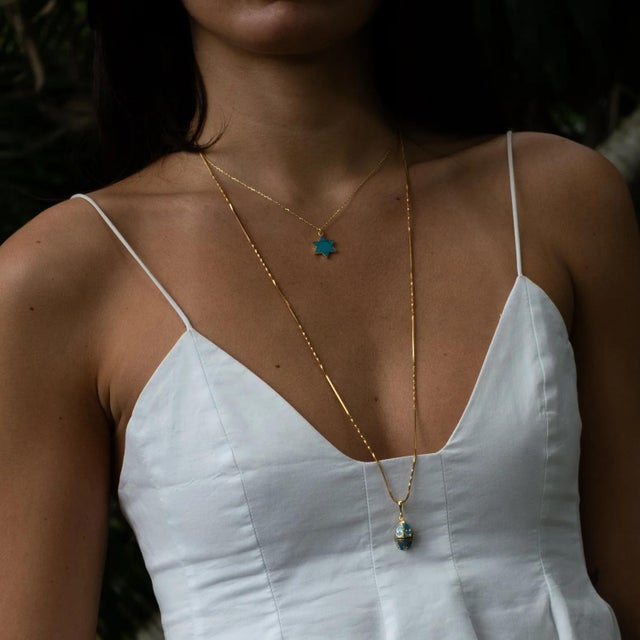 Lucky Clover Turquoise Enamel Egg Gold Necklace For Sale In Miami - Image 6 of 10