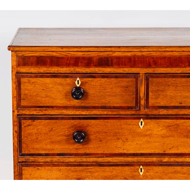 Brown English Two-Tone Oak Chest of Drawers, 19th Century Country House Chest With Mahogany Crossbanding For Sale - Image 8 of 11