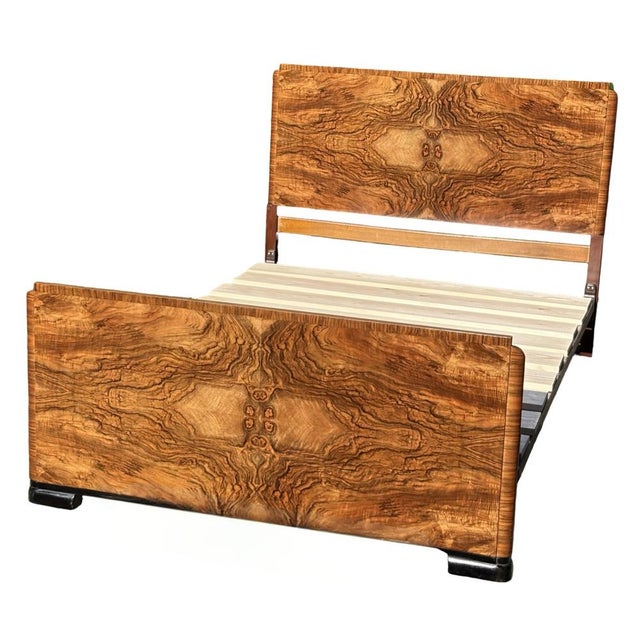 1930s Art Deco Double Bed in Figured Walnut, 1930s For Sale - Image 5 of 14
