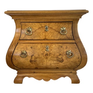 1960s American of Martinsville Olive Ash Burl "Bombe" Nightstand – Authentic Vintage For Sale