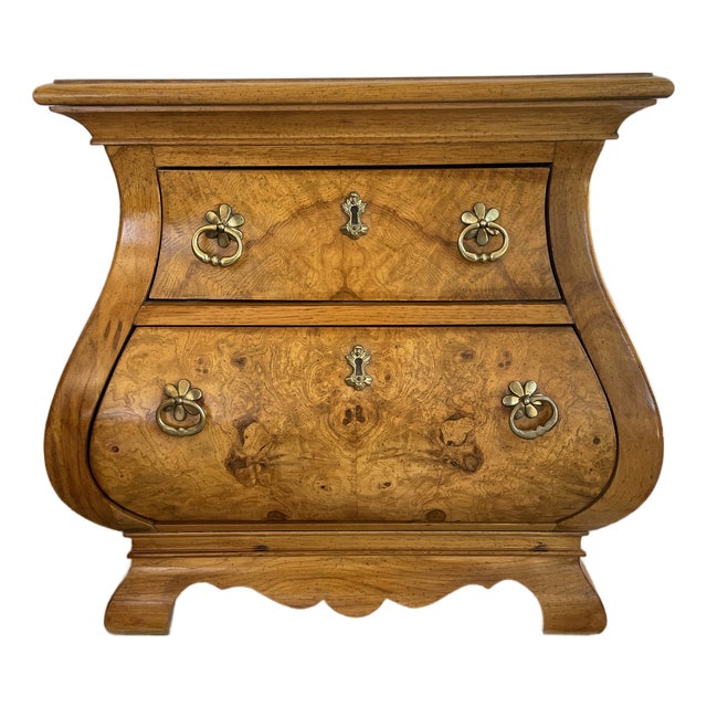 1960s American of Martinsville Olive Ash Burl "Bombe" Nightstand – Authentic Vintage For Sale