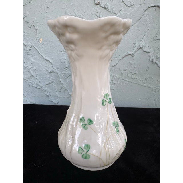 1980s Vintage Belleek Ireland Shamrock Porcelain Bud Vase With Textured Flared Rim For Sale - Image 5 of 9