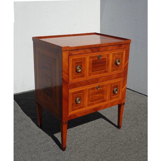 Vintage Alfonso Marina Brown Side Table ~ Neoclassical Design Inlays Entry Table For Sale - Image 13 of 13