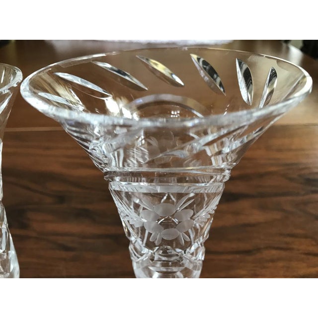 Crystal vase for flowers from the 70s. Hand-cut because it is handmade, so the cut may be slightly different, I mean the...