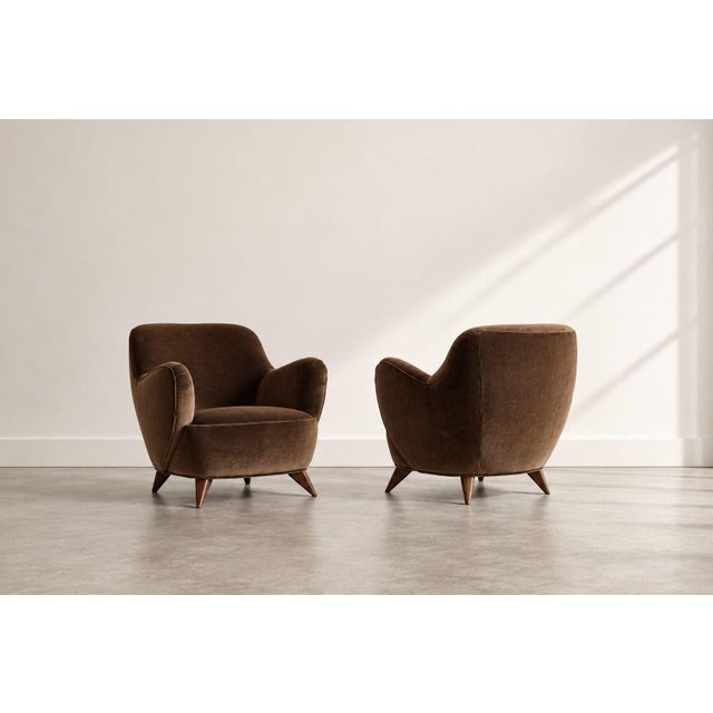 Vladimir Kagan Barrel Lounge Chairs in Brown Velvet and Walnut Legs For Sale In New York - Image 6 of 12