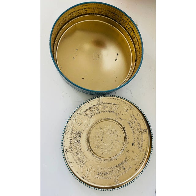 Antique Holland tin box from Holland. In blue and white Wedgwood style.