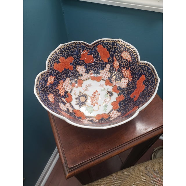 Blue, Red and Gold Porcelain Bowl Hand Painted by Yuet Tung China Works Hong Kong For Sale - Image 9 of 9
