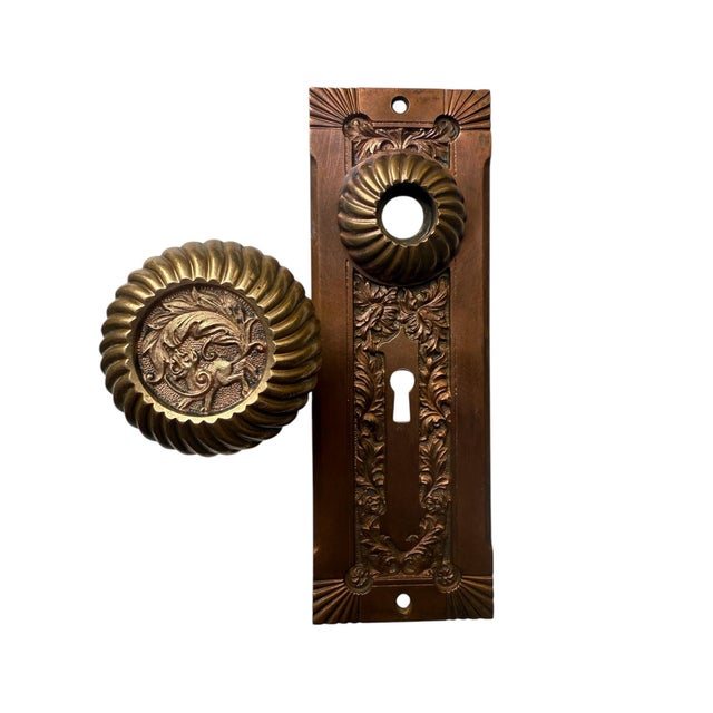 Late 19th Century Antique American Cast Bronze Doorplates- A Set of 3 For Sale - Image 5 of 11