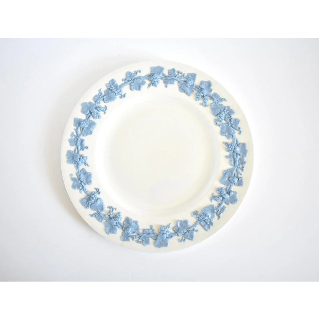 Mid 20th Century Wedgwood Queensware Dinner Plates- a Pair For Sale In San Francisco - Image 6 of 9