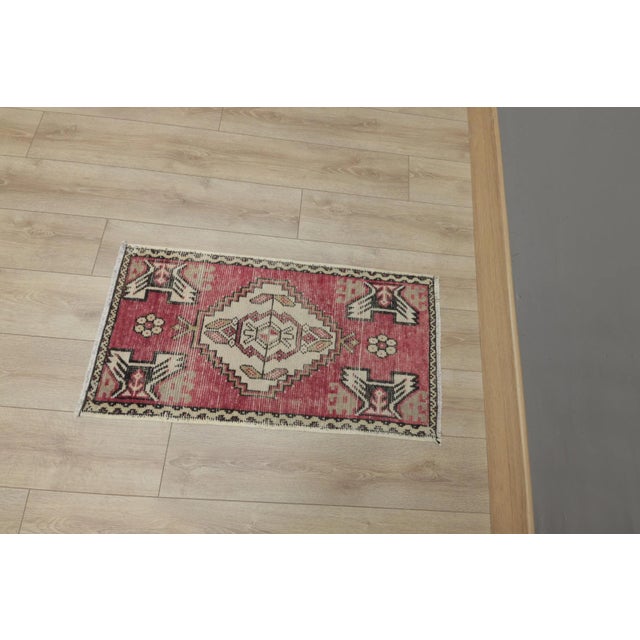 Rustic 1980s Traditional Red Old Doormat Rug For Sale - Image 3 of 12