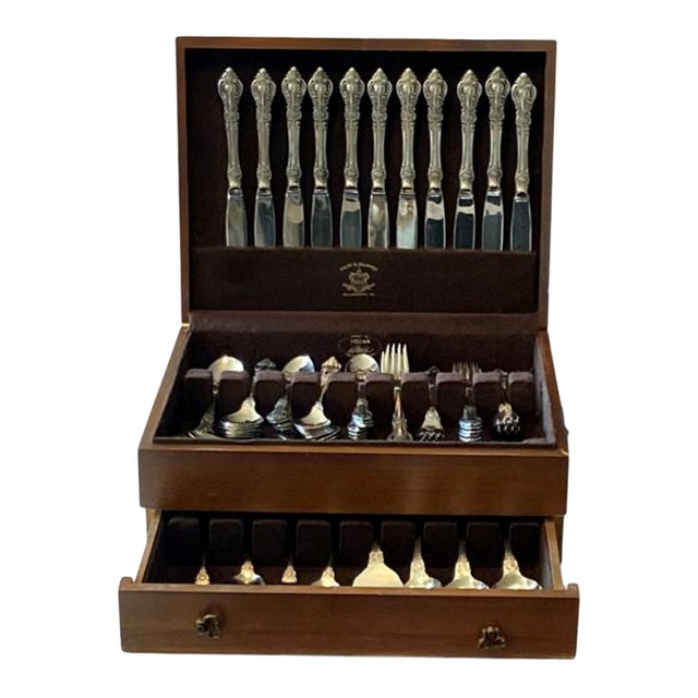 Oneida Northland "Baton Rouge" 95-Piece Flatware Set With Storage Chest (Vintage 1970s/80s Service for 10 + Extras and Serving Pieces) For Sale