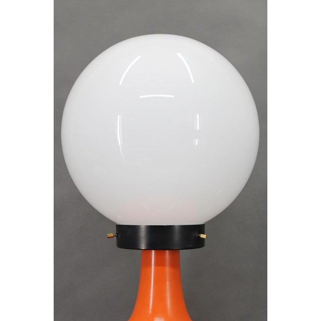1970s Italian Space Age Lacquered Metal Table Lamp with Milk Glass, 1970s For Sale - Image 5 of 10