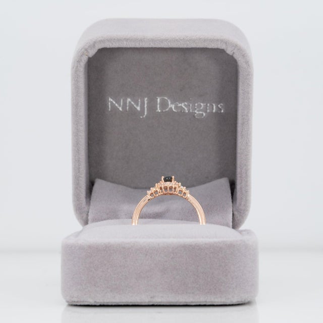 Alexandrite Ring With Earth-Mined Diamond Accents in Solid 14k Gold, Oval 5x4mm For Sale - Image 4 of 12