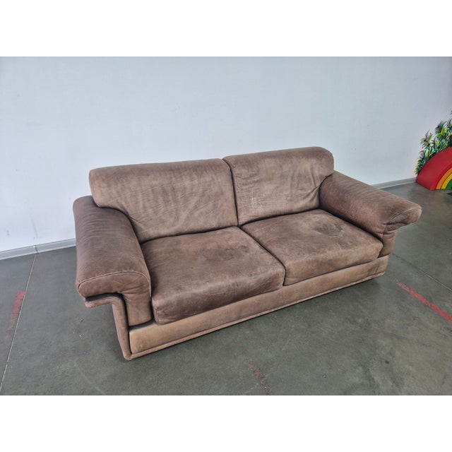 Vintage DS-68 Sofa in Leather from de Sede, 1980s, in Worn conditions. Designed 1970 to 1979 This piece has an attribution...