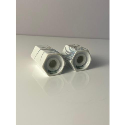 White Polygon Dragonfly Salt and Pepper Shakers by Tapio Wirkkala for Rosenthal Studio Line, Set of 2 For Sale - Image 8 of 11