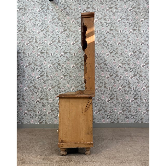 Charming english sideboard in solid pine dating from the late 19th or early 20th century. Typical of english country...