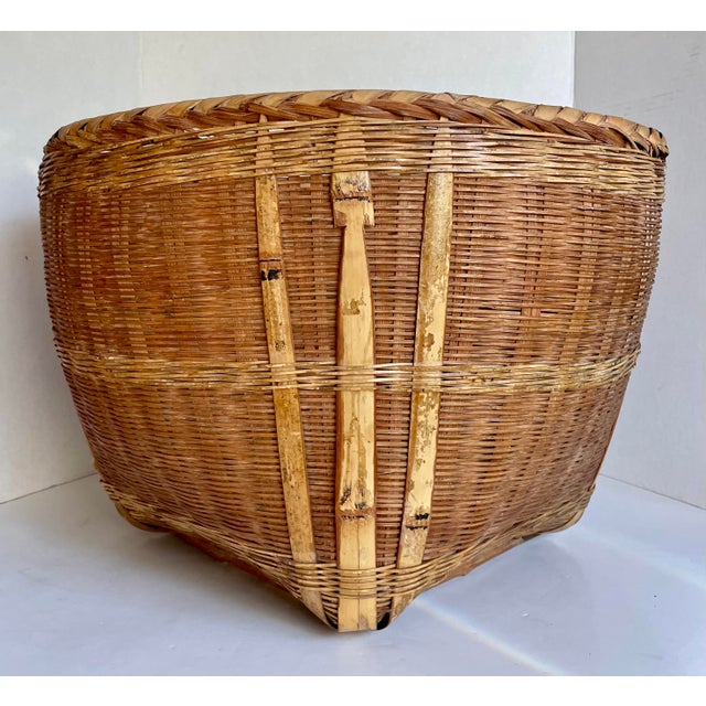 Wood 1960's Asian Wicker and Bamboo Basket Made in the People's Republic of China For Sale - Image 7 of 12