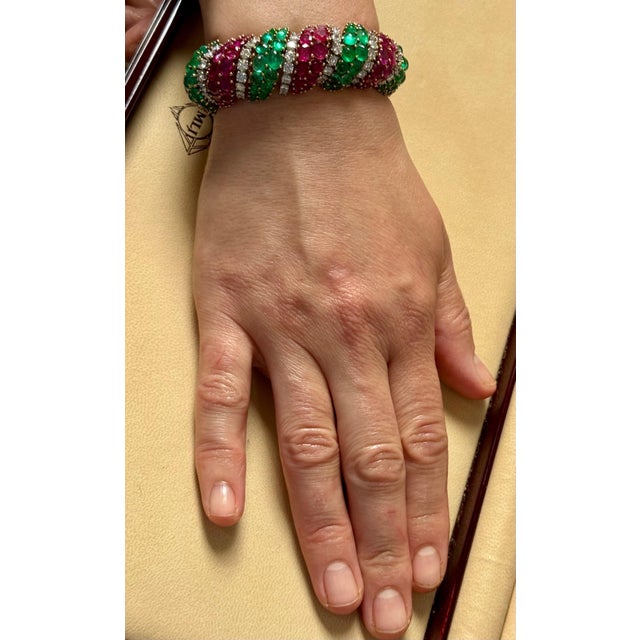 Green 35 Ct Emeralds & 35 Ct Rubies + 15 Ct Diamond Bracelet 18ky Gold, 8 " For Sale - Image 8 of 8