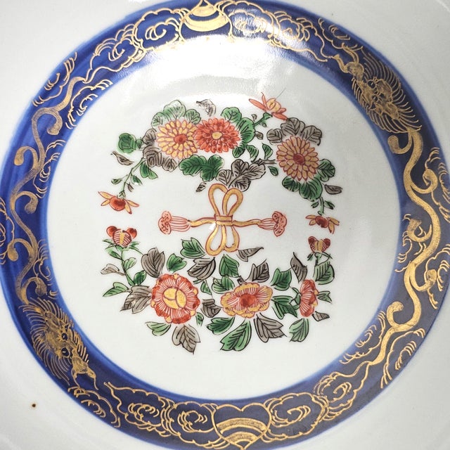 Late 19th Century Japanese Imari Porcelain Bowl With Hand-Painted Chrysanthemums, Early Showa Period Large Decorative Vessel For Sale - Image 5 of 9