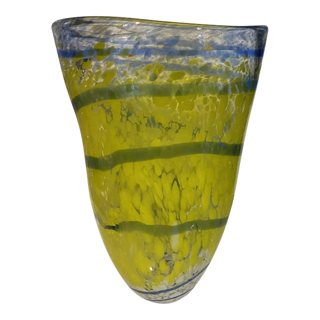 Contemporary Art Glass Vase With Swirled Design For Sale