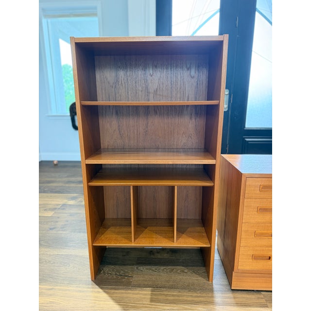 Vintage Danish Modern Carlo Jensen for Hundevad Teak Modular Bookcase With Four-Drawer Chest, Denmark, C. 1960s For Sale - Image 6 of 15