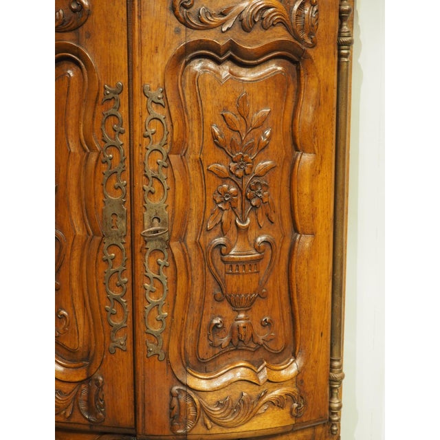 Pair of Sculpted Antique Walnut Corner Cabinets From Provence, France, C. 1900 For Sale - Image 9 of 18