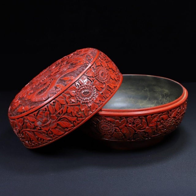 Late 20th Century Large Carved Cinnabar Lacquer Box With Dragon and Floral Motifs For Sale In Los Angeles - Image 6 of 10