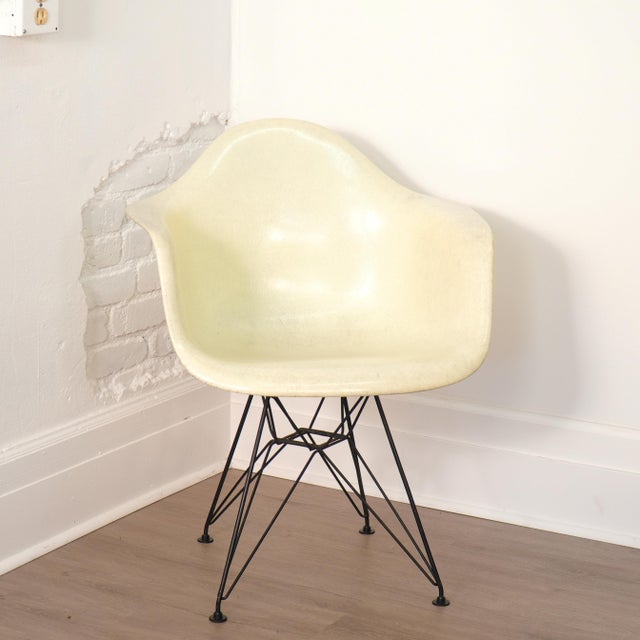 Designed by Charles and Ray Eames and manufactured by Herman Miller in Gardena, California, between 1950 and 1954, this...