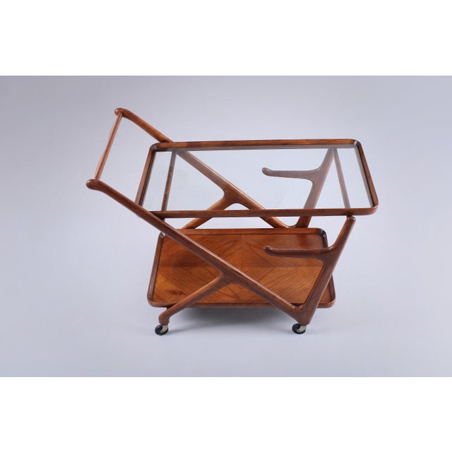 Cassina Italian Style Serving Trolley in Walnut by Cesare Lacca for Cassina, 1960s For Sale - Image 4 of 18