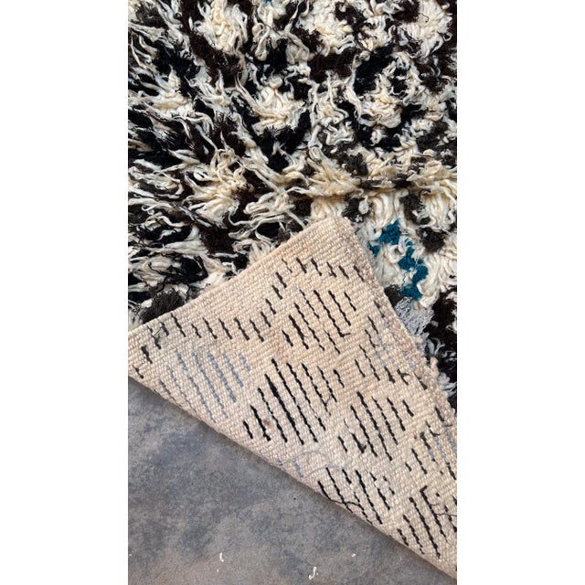 Textile 1990's Moroccan Azilal Rug - 4.9 X 2.56 Ft For Sale - Image 7 of 11