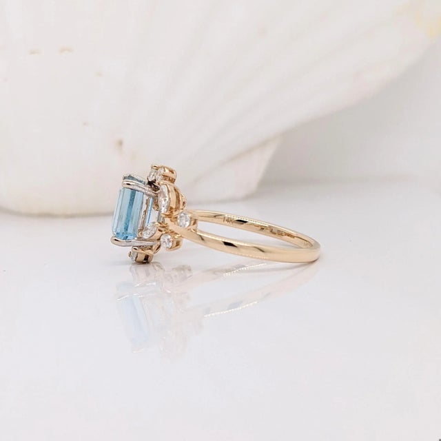 2020s Santa Maria Aquamarine Ring in Solid 14K Yellow Gold with Natural Diamonds For Sale - Image 5 of 7