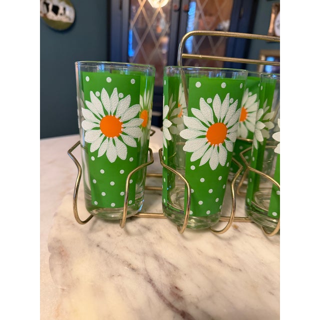 Vintage 1960s Pasinski Signed Daisy Glasses Set of 8 With Metal Caddy Crate For Sale - Image 10 of 11