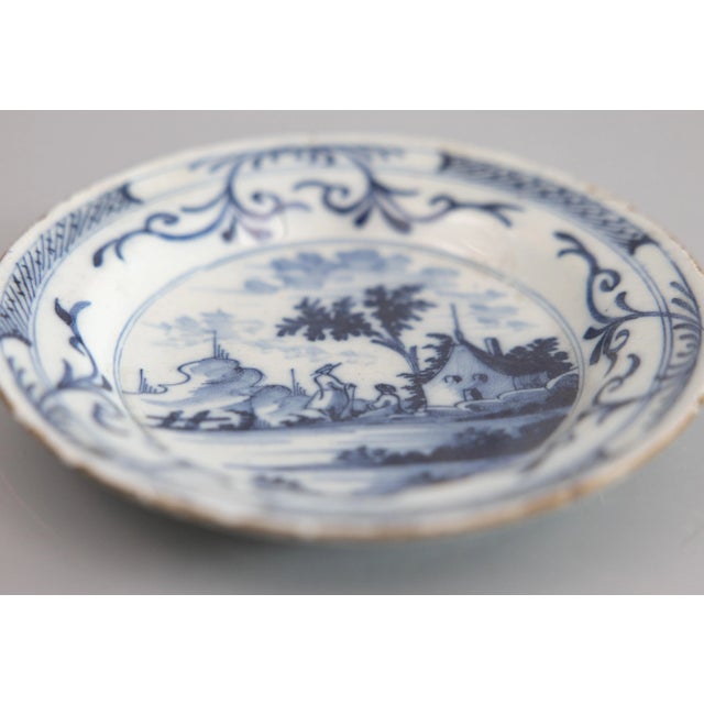 Delft 18th Century Petite Dutch Delft Faience Chinoiserie Plates - a Pair For Sale - Image 4 of 9