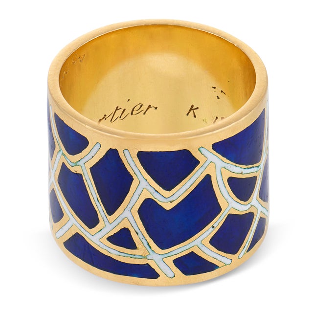 Modern 1980s Cartier Italian 18k Yellow Gold Blue and White Enamel Cigar Band, Size 5.5 For Sale - Image 3 of 5