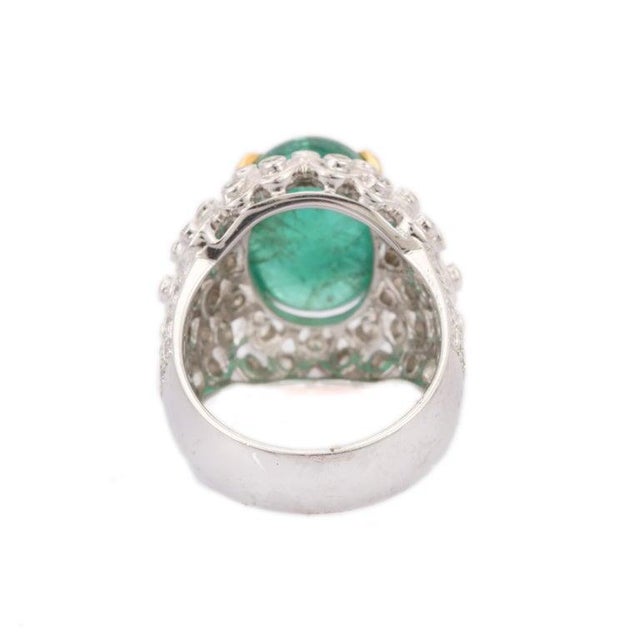 Metal 18kt Solid White Gold Estate Emerald Diamond Dome Ring for Women Size 7 For Sale - Image 7 of 8