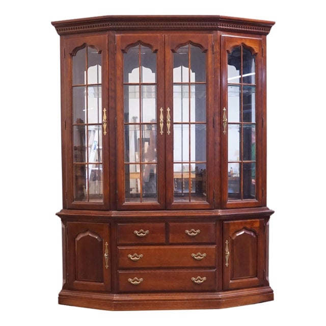 Thomasville Furniture Collector's Cherry 63" Buffet W. Lighted Display China Cabinet 10121-425 / 10121-426 For Sale