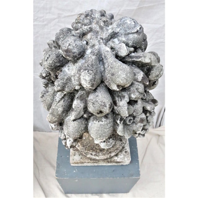Early 20th Century Early 20th Century English Cast Stone Garden Compotes, a Pair For Sale - Image 5 of 8