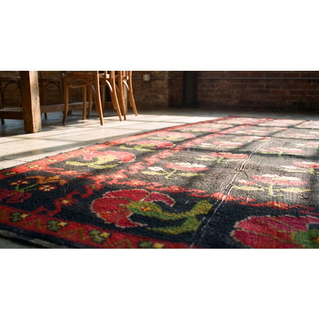1900s Black Floral Antique Spanish Cuenca Alpujarra Rug 5'3" X 7'6" Handknotted Wool Carpet For Sale - Image 12 of 14