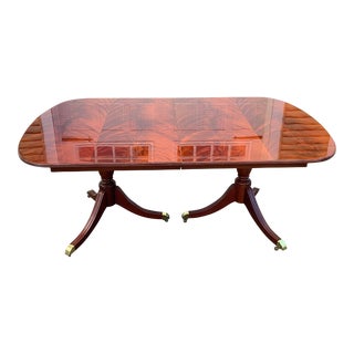 Kindel Kent Flame Mahogany Duncan Phyfe Sttyle Dining Table With 4 Leaves and Pads For Sale