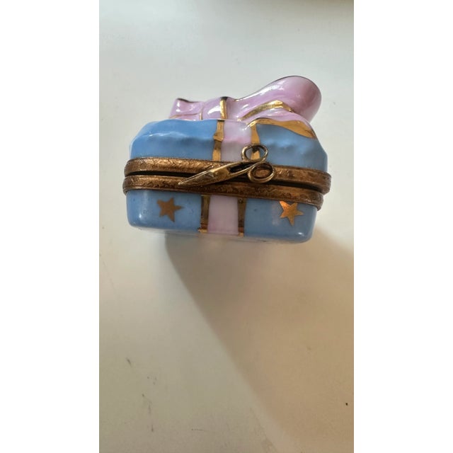 Limoges, France 1990s Limoges Porcelain Gift Trinket Box Signed For Sale - Image 4 of 10