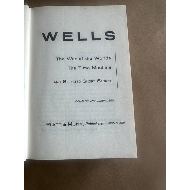 Vintage Hg Wells War of the Worlds and Other Selected Stories Book For Sale - Image 4 of 6