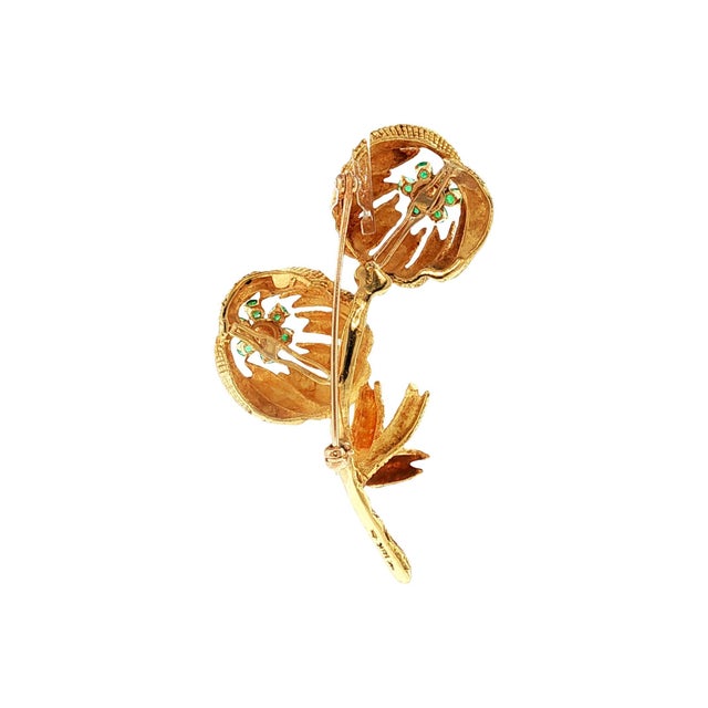 Mid-Century Modern Mid-Century 18kyg Emerald and Diamond Textured Flower Pin For Sale - Image 3 of 4