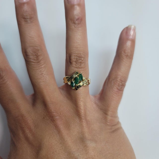 ♥ Product Summary ♥ Main Stone: Emerald & Diamond Approx. Carat Weight: .50cttw Band Material: 14k Yellow Gold Stone Cut:...