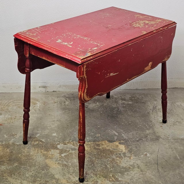 American Farmhouse Gateleg Drop Leaf Table in Aged Red Paint, C. 1890–1920 For Sale - Image 10 of 18